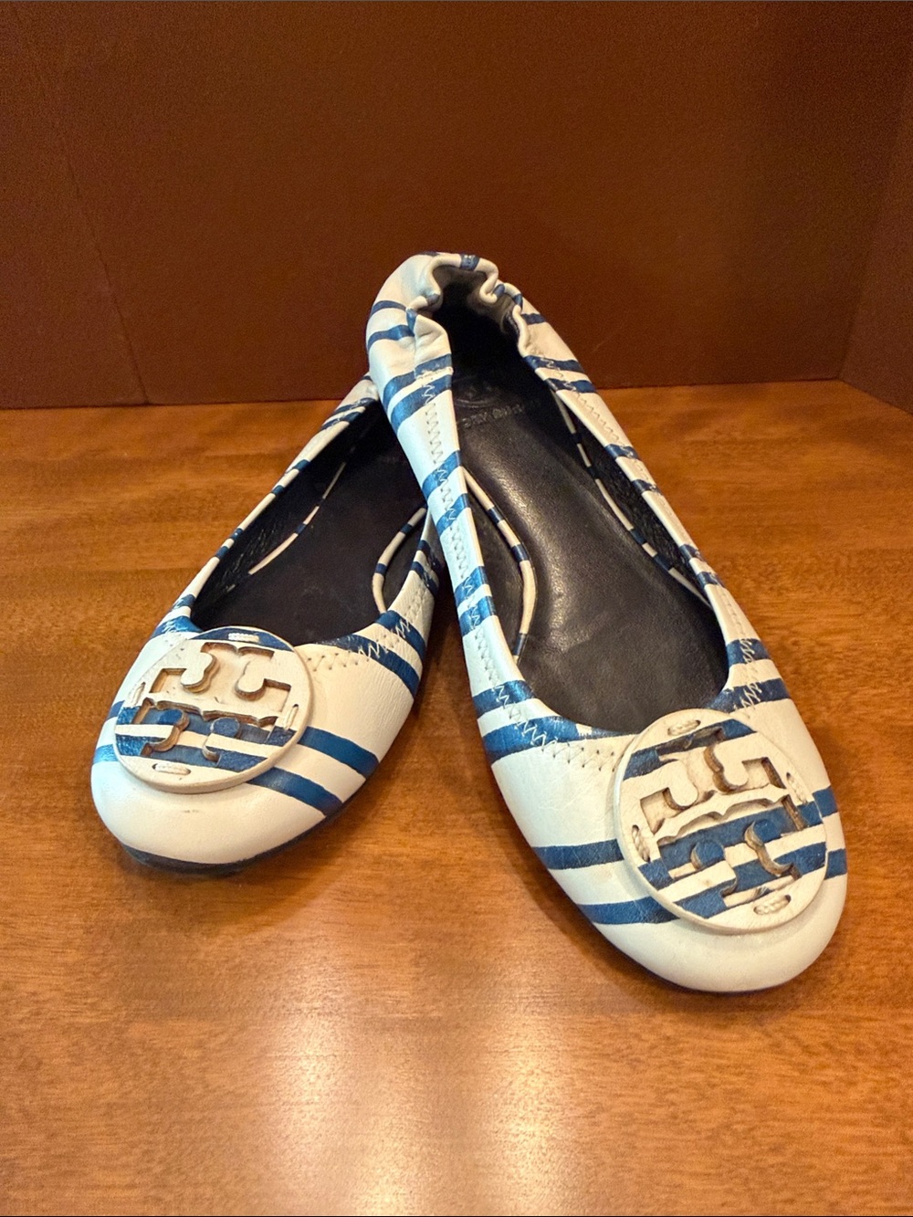 Tory Burch White and Blue Striped Reva Logo Ballet Flats - Picture 1 of 8